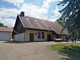 The town hall in Hautecour