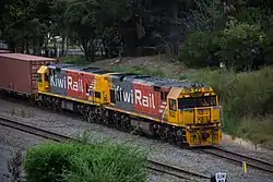 DXR8022/DX5114 on a train from the Racecourse Hill Siding at Darfield are held at Heathcote for DX5264/DF7132 on a local shunt and the return W4 coal empties