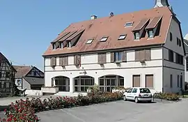 The town hall in Heimsbrunn