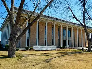 The Henry County Courthouse is located in Abbeville.