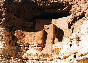 Image 13Sinagua cliff dwelling (Montezuma Castle), Arizona, built in around 1100 CE (from History of Arizona)