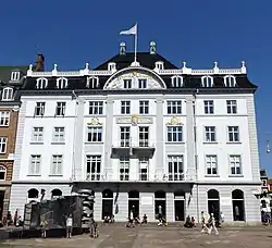 Front facade of Hotel Royal