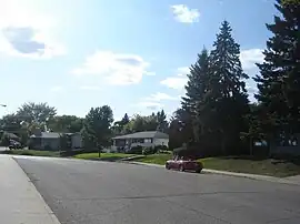 Hudson Bay Park Streetscape