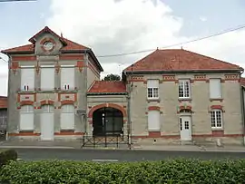 The town hall in Huiron