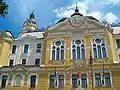 The building of the city hall.