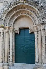 São Pedro de Roriz, with animals decorating the jambs and carvings on the columns.