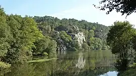 The Île-aux-Pies in the middle of the Oust river