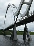 Central pier and large arch