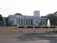 Istana Merdeka nampak jauh - Jakarta