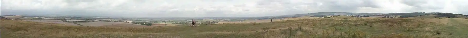 A full-circle panoramic view from Ivinghoe Beacon