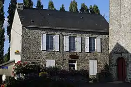 The town hall in Izé