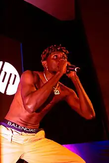 Jaido P performing in 2020