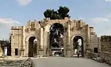 Image 9The south gate in the ancient city of Jerash (from Tourism in Jordan)