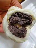 Jjinppang filled with red bean paste