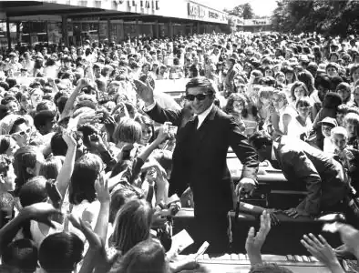 Frid in 10-city Dark Shadows promotional tour, Charleston, SC, May 1968