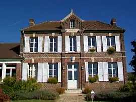 The town hall in Jonquières