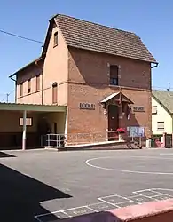 The town hall and school in Kesseldorf