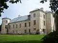 The manor seen from the right before the restoration work of 2008–2010