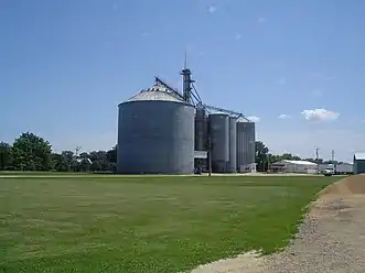 Large grain elevator in Kings