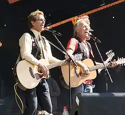 Gustav Lorentzen (left) and Øystein Dolmen (right) during a Knutsen & Ludvigsen concert in Oslo, 2006.