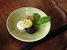 Dasik, a variety of hangwa, is made from nongmal (which is starch made from potatoes, sweet potatoes or soaked mung beans), pine pollen singamchae, black sesame, honey, flour from rice or other grains, nuts and/or herbs.