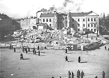 Ruins of the complex in 1940