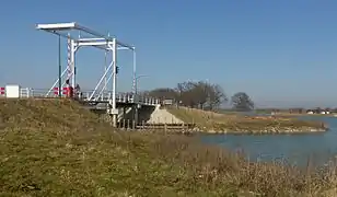 Kraaijenbergse Plassen, double-beam drawbridge