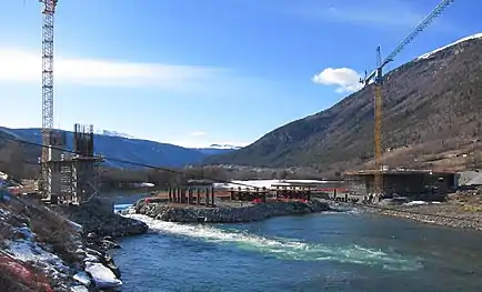 Lågen bridge on road E6 near Kvam under construction in 2015