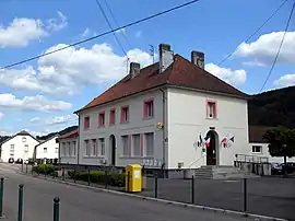 The town hall in La Longine