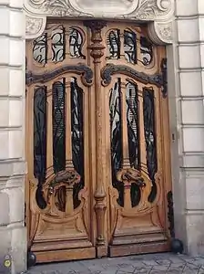 Doorway of the building at 151 rue de Grenelle (1898)