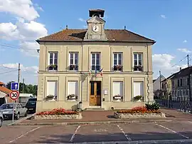 The town hall of Le Mesnil-Aubry