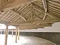 Roof structure in curved stockyard