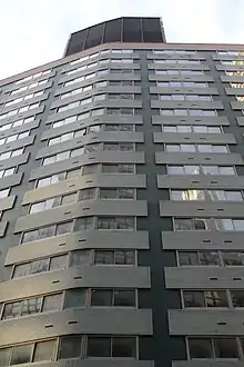 View of the DoubleTree Hotel from 51st Street, showing the bend between the western and central sections of the facade