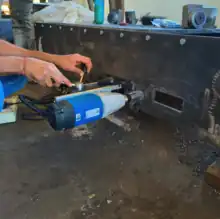 Lightweight magnetic drill machine