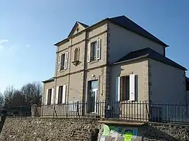 The town hall in Lignerolles