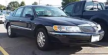 1998–2002 Lincoln Continental photographed in Sault Ste. Marie, Ontario, Canada