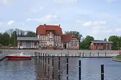 Die Loitzer Marina mit ehemaligem Kleinbahnhof