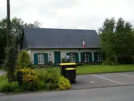 The town hall in Longuevillette