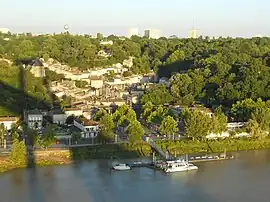 The old town along the Garonne