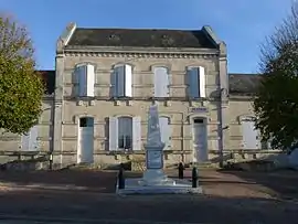 The town hall in Louzignac