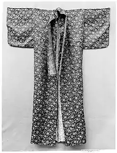 Kosode with single-layer collar, showing uncut okumi (front panel) edges which would generally be inside it.