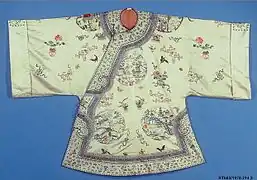 The collar of this ao (jacket) was influenced by the pipa-shaped collar, Qing dynasty