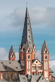 The crossing spire and the towers of the transepts