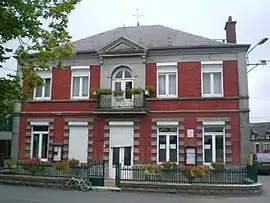 The town hall in Petit-Fayt