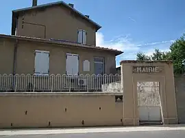 The town hall in Ambonil