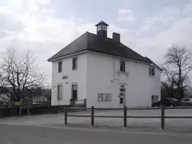 The town hall in La Prétière