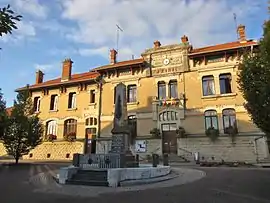 The town hall in Piennes