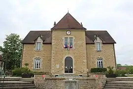 The town hall in Plainoiseau