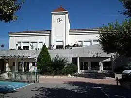 The town hall in Sarras