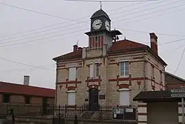 The town hall in Courdemanges